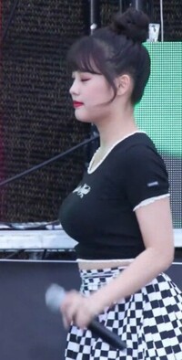 この巨乳美女の名前を教えてください 島津有理子さん ですか Yahoo 知恵袋