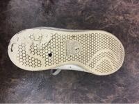 喉の片方だけが唾を飲み込むと痛いです こういうことってあるんですか Yahoo 知恵袋