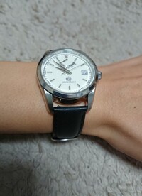 腕時計のベルト交換 隙間が気になる普段仕事の時に着けている腕時計 Yahoo 知恵袋