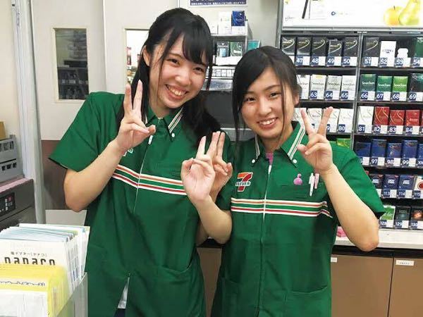 人気 セブンイレブン店員服