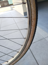 自転車のタイヤでサイドがアメ色 ベージュ のものが好みで使っているのですが Yahoo 知恵袋