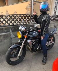 バイクに乗るのにシンプソンやイエローコーンなどのコテコテウェアとハーレーと書い Yahoo 知恵袋