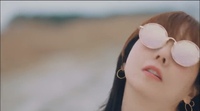 画像のサングラスを探しています Aikoさんが青空という曲のpvで着用してい Yahoo 知恵袋