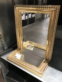 玄関の靴箱の上にこの鏡を飾ろうか考えています デザインは好きなのですが 風水的に 教えて 住まいの先生 Yahoo 不動産