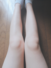 足がカクッとなるんですけど何でですか 中学生女子です 最近 Yahoo 知恵袋