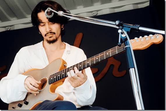 KingGnuの常田さんの使っているFenderの、このギターはどういう