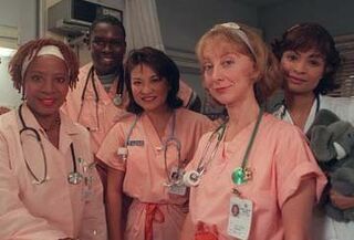 Er緊急救命室の看護師役で出演している右から二人目の方の名前が知 Yahoo 知恵袋