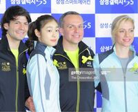 韓国人はよく 我らがキム ヨナは白人達と並んでも見劣りしない小顔色白 Yahoo 知恵袋