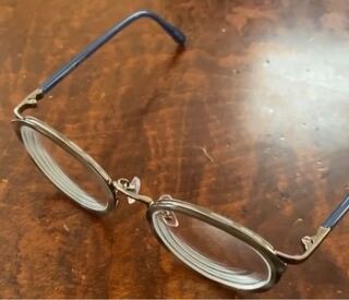 中3女子 メガネ変えました 視力落ちてたので度数強くしたんですけ Yahoo 知恵袋