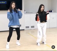 Niziprojectについてこのリマちゃんが着ている上下の服はどちらのブ Yahoo 知恵袋