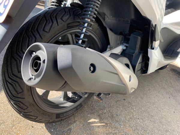pcx jf81 純正マフラー PCXJF56,JF81の純正マフラーについて - 当方PCX1 - Yahoo!知恵袋