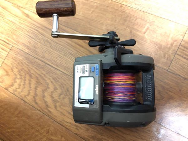 電動リールの液晶表示が、薄いんです。 - 船釣りで電動リールを使うと