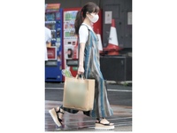 田中みな実さんのこの靴は、どこのものか分かる方いますか