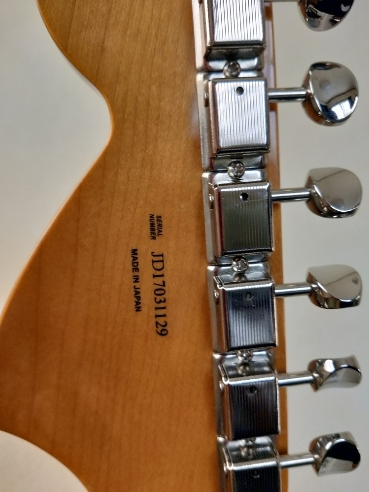 FenderJapanのヘッドにシリアルナンバー？的なものがある - Yahoo