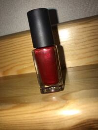 イエベ春にこのネイルの色は似合わないですか ネイルホリックrd408 Yahoo 知恵袋