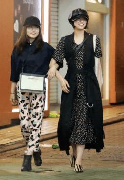 この写真の、有村架純ちゃんが着ている服のブランドわかる人いません... - Yahoo!知恵袋