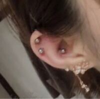 これピアス開けすぎですか 清楚な格好にこれは合わないですか Yahoo 知恵袋