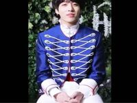 王子様みたいな格好してテテがキスされる動画って Bighit公式から出 Yahoo 知恵袋