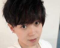 この写真の右の方は誰ですか 左の方はうらたさんだったと思うのですが 同 Yahoo 知恵袋