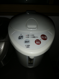 ミルクをつくるのに調乳ポットと70度に保温機能付きの電気ポットもしくは電気 Yahoo 知恵袋