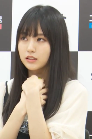 かっきークイズ画像は乃木坂46のかっきーこと賀喜遥香ですが誰かと一緒になに Yahoo 知恵袋