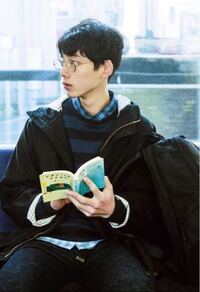 この坂口健太郎が持ってる小説が 何かわかりますか Yahoo 知恵袋