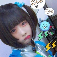 画像のあのちゃんみたいなパッツンで揃っててあまり巻いてないような前髪にした Yahoo 知恵袋