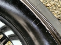 なぜ ホイールに傷が着くのですか 以前から思ってたのですが とくに縁 Yahoo 知恵袋