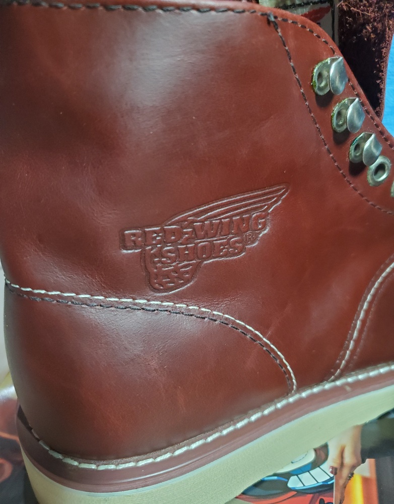 レッド ウィングの偽物について このレッドウイングが本物か偽物か Yahoo 知恵袋