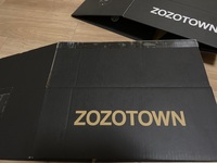 Zozotownで服を2着以上買うと箱で届きますがズボン1枚でも箱で届いちゃい Yahoo 知恵袋