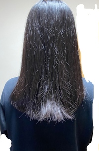 美容室でロングヘアの毛先を揃えてもらったのですが あちこちに跳ねてまとま Yahoo 知恵袋