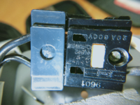 写真の換気扇のコネクタのｖｖｆケーブルを抜く方法分かる方 教えて Yahoo 知恵袋