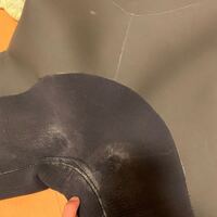 この間先輩からウエットスーツを貰いましたがお尻の部分が裏表の表面は破れてな Yahoo 知恵袋