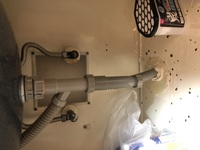 洗面台の下が臭いです 排水口からは臭いしません 何が原因でどうす Yahoo 知恵袋