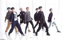 Btsテテがblackswanのダンス練習動画で着ていた服についてです 背面に Yahoo 知恵袋