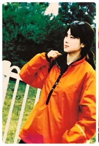 Zardの坂井泉水さんが着ている このオレンジのnikeのアウタ Yahoo 知恵袋