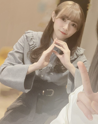 櫻坂46渡辺梨加さんが着ているこの服特定できる方いらっしゃったら教えてくだ Yahoo 知恵袋