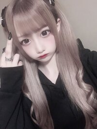 自撮り界隈の方たちって画像のような写真の撮り方たくさんしていますよね Yahoo 知恵袋