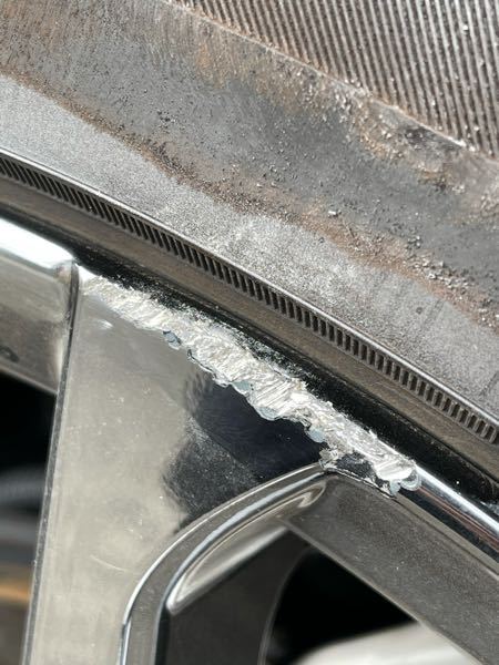 下取り査定後、新車納車待ちの間にホイールを傷付けてしまいました