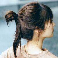 下の写真のような髪の結び方はなんで名前ですか ループお団子 Yahoo 知恵袋