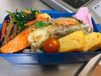 彼氏に作るお弁当に冷凍食品をいれるってナシでしょうか 来週作ってよ といわれち Yahoo 知恵袋