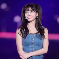 Twiceもものこの衣装はライブでしか着ていませんか また 何の曲の時か教 Yahoo 知恵袋