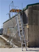 ローリング足場（2.3回しか使用していない状態は綺麗！）