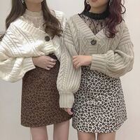 この春にこういう感じのコーデは流行遅れですか スカートが柄物でレース Yahoo 知恵袋