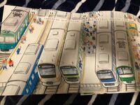 わくわく電車出発という絵本の電車の種類を教えてください。左から2