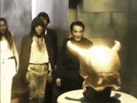 世にも奇妙な物語で巨大迷路が舞台で中で仲間同士殺し合いするお話が Yahoo 知恵袋