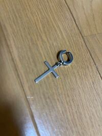 こういう十字架 のイヤリングやピアスってイタイとかダサいとか思いますか Yahoo 知恵袋