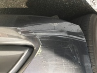 車擦りました まわりの塗装を痛まない様に傷 自分で目立たなくできますか 教 Yahoo 知恵袋