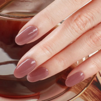 こういう色のマニキュアを探しています 赤紫のようなあずき色のよう Yahoo 知恵袋