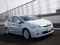 プリウス乗り プリウスに詳しい方にお聞きしたいです 免許を取得して１ Yahoo 知恵袋